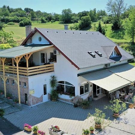 Borkúti Panzió és Apartman Balatonszárszó Extérieur photo
