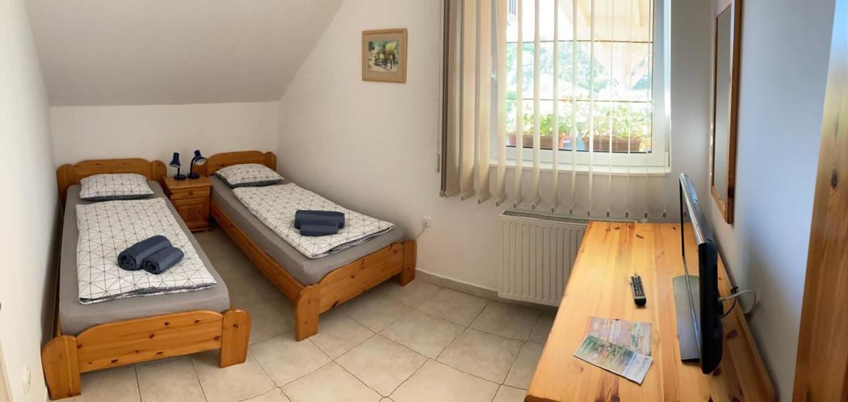 Borkúti Panzió és Apartman Balatonszárszó Extérieur photo