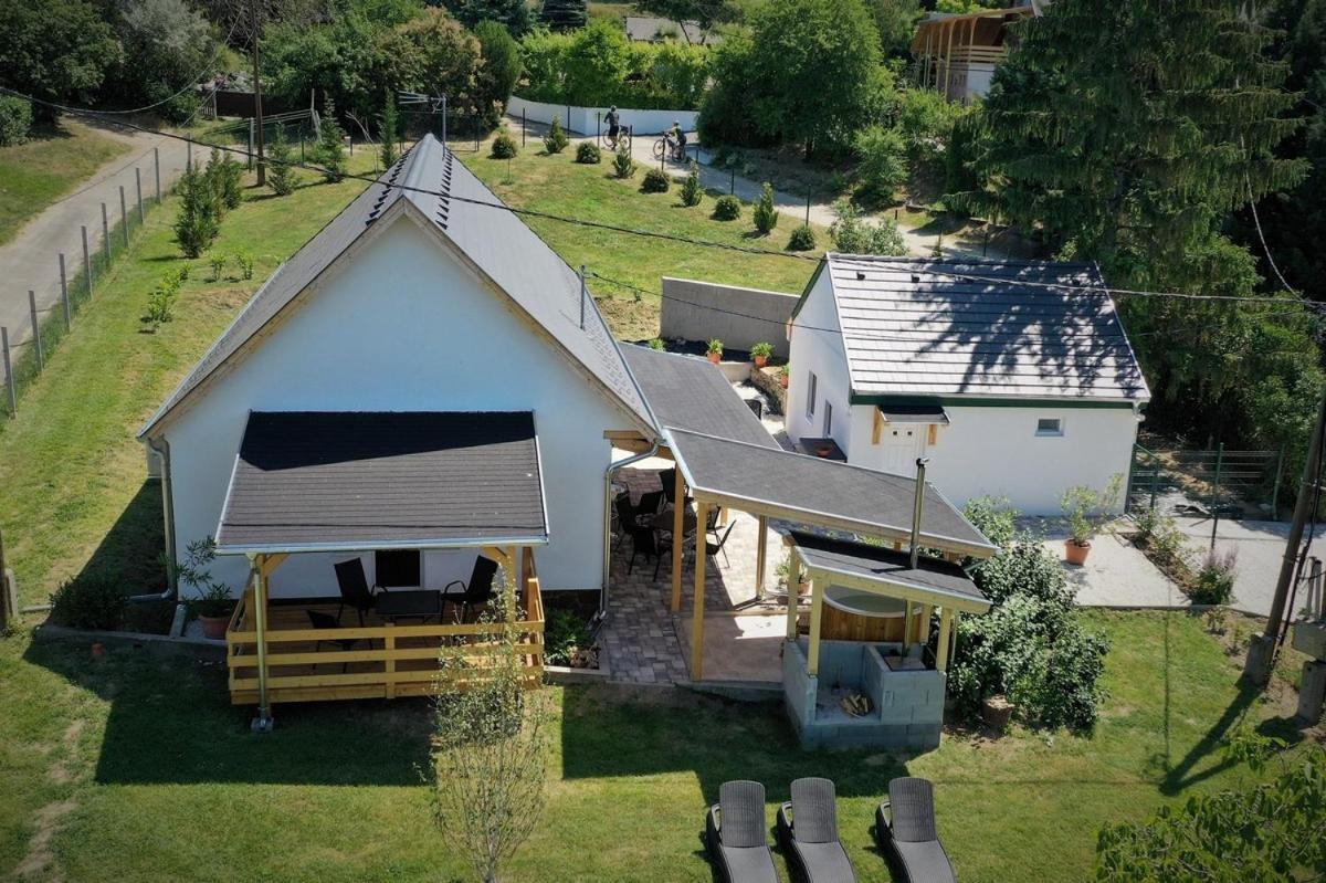 Borkúti Panzió és Apartman Balatonszárszó Extérieur photo