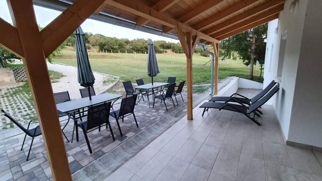 Borkúti Panzió és Apartman Balatonszárszó Extérieur photo